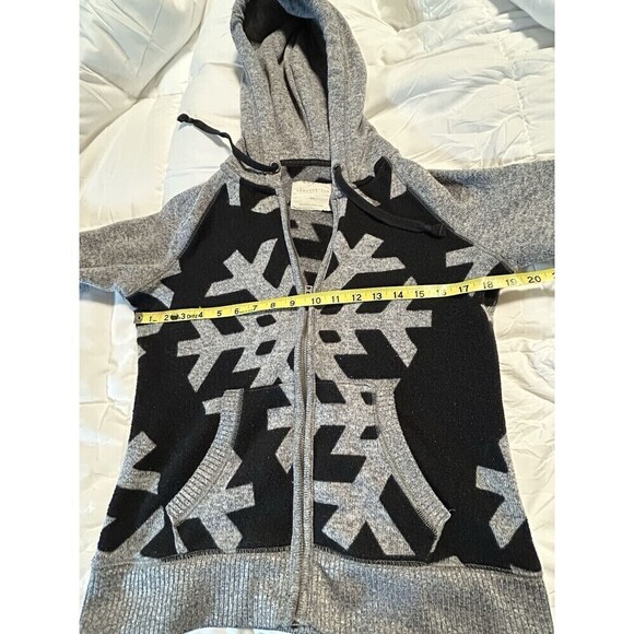 Aeropostale Women’s Snowflake Gray/black Warm Hoodie Jacket with Pockets Medium - Picture 6 of 7